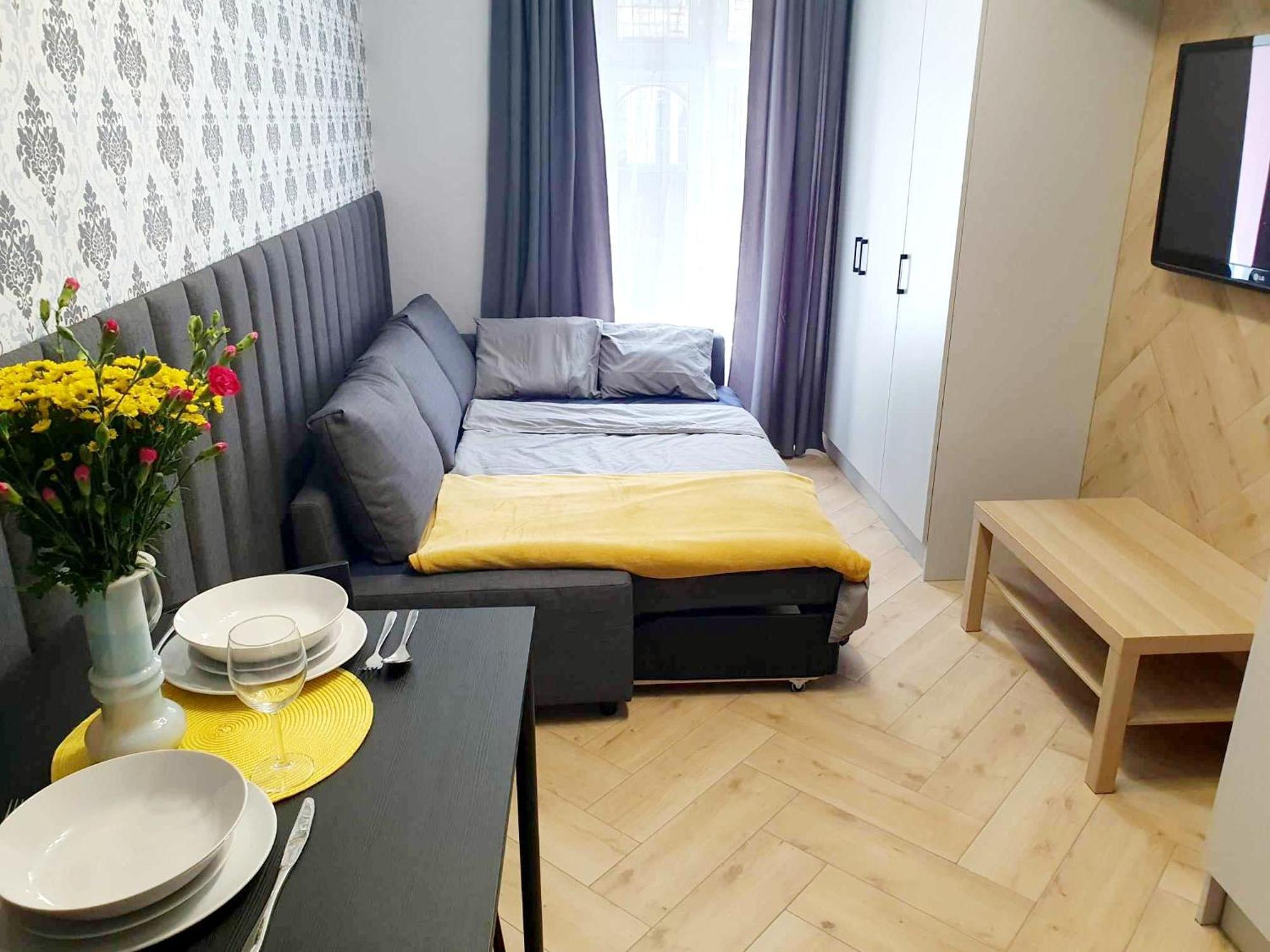 Samo Centrum, Pkp, Pks Vratislav Exteriér fotografie